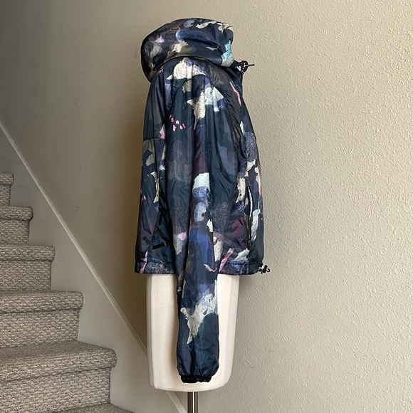 RVCA Sz S VA Sports Ripstop Cropped Windbreaker Jacket - Picture 4 of 12